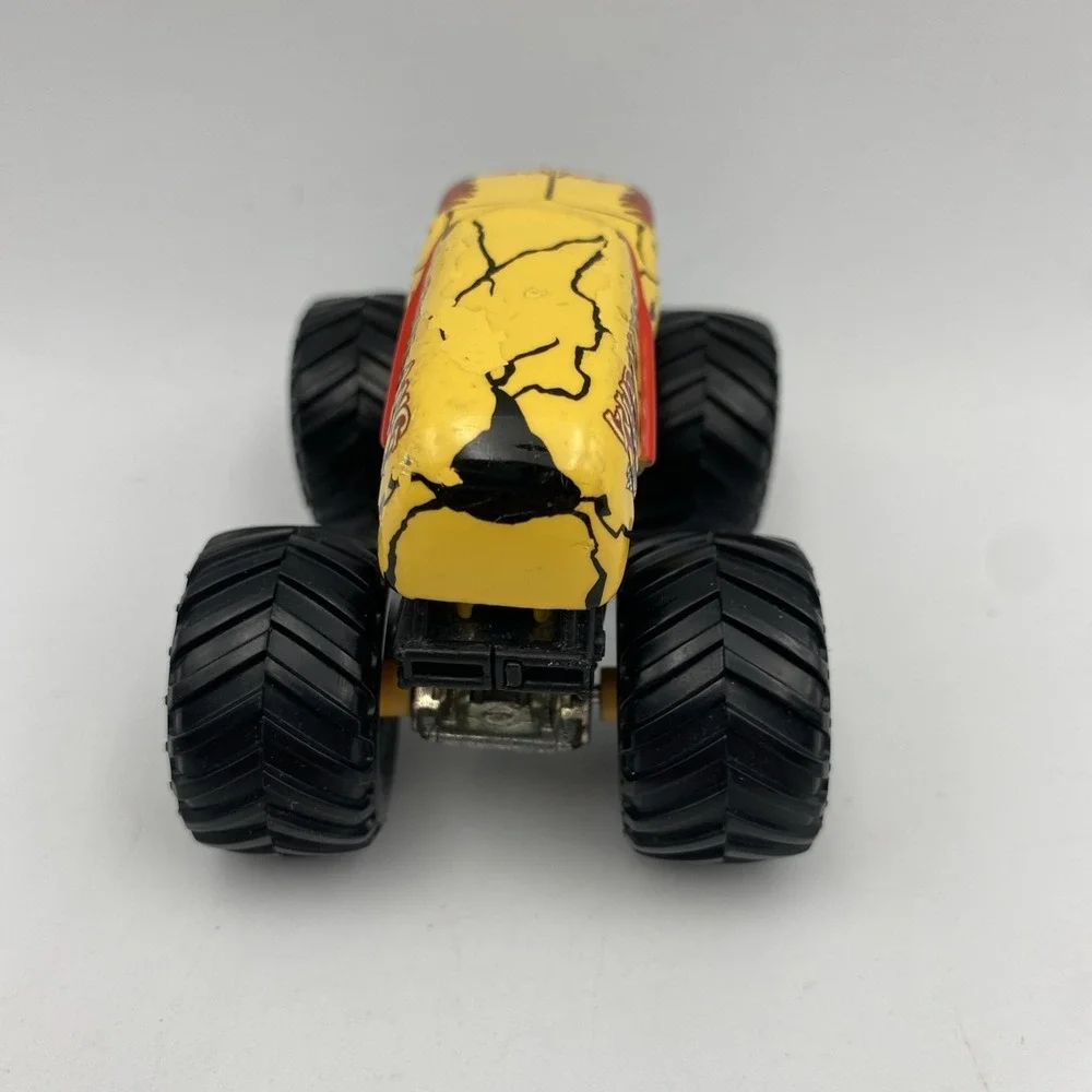 Hot Wheels Monster Jam Truck Wild Thang Small‎ Hub 1:64 Metal Construction